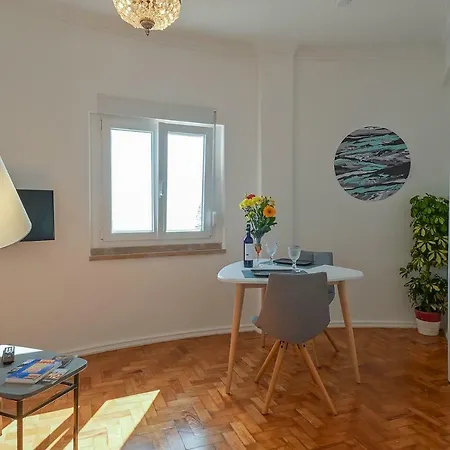 Апартаменты Myplacelisbon - Tagides River View Лиссабон